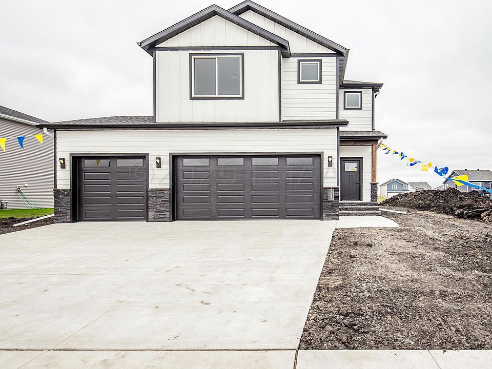 2nd image of 8044 Goldfinch Dr