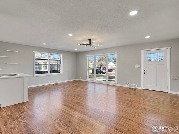 3rd image of 420 Elwood St