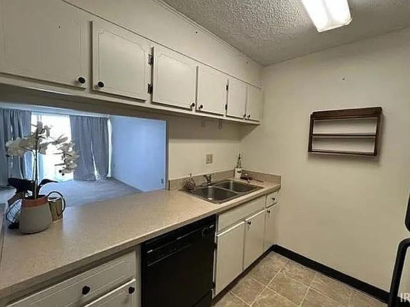 4th image of 1100 Erie Ave Unit 605