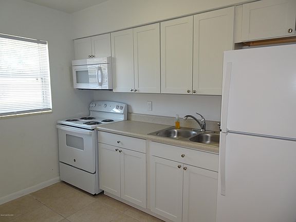 2nd image of 174 Jackson St