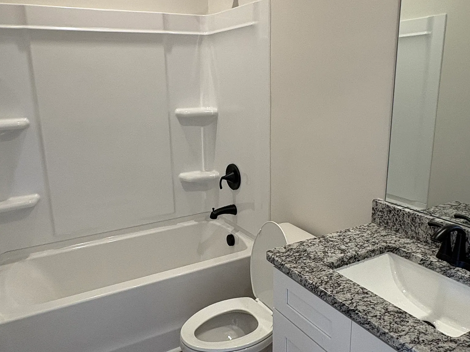 4 bed, 1601 sqft, $2,200 — Photo 4