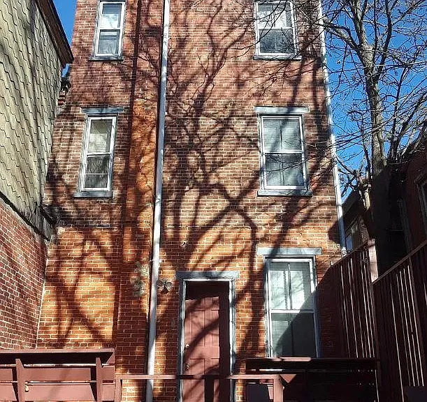 804 W 10th St — Photo 9