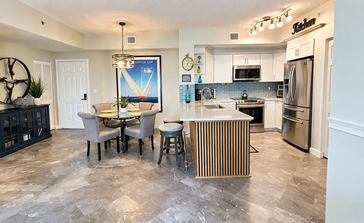 2 bed, 1120 sqft, $3,825 — Photo 4