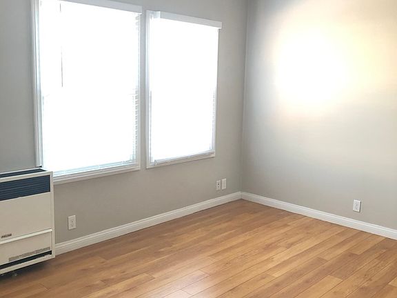 3rd image of 5139 Melrose Ave #706-206