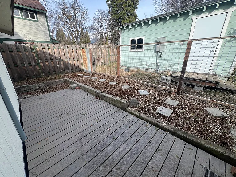 512 Mill St — Photo 13