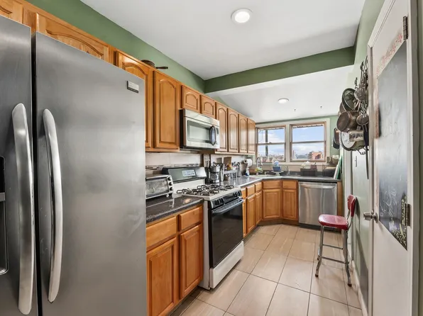 134 Ogden Avenue image 9 of 28