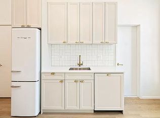 496 11th St #8A, Brooklyn, NY 11215