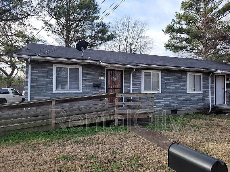 1217 Hornbrook St, Dyersburg, TN 38024 Zillow