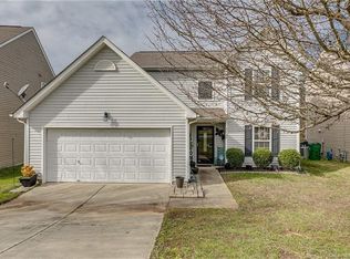 2629 Forest Grove Ct, Charlotte, NC 28269