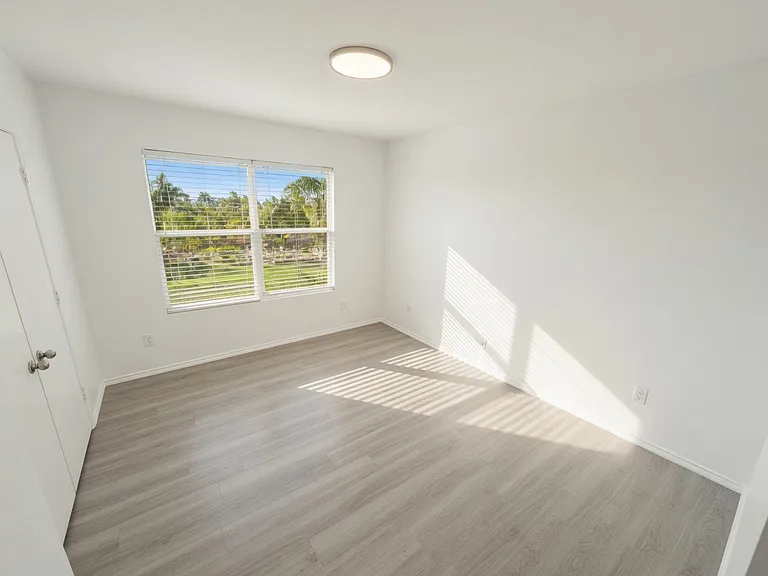 8440 Shallow Creek Dr — Photo 12