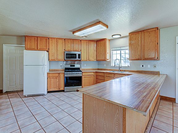 2nd image of 421 N Harmony Dr