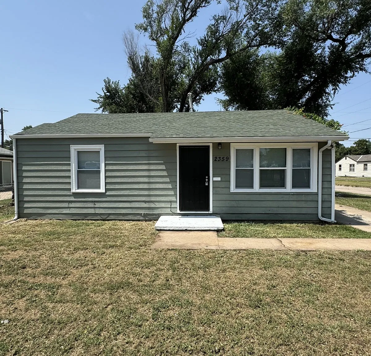 2 bed, 1.0 bath, 900 sqft, $850 — Photo 2