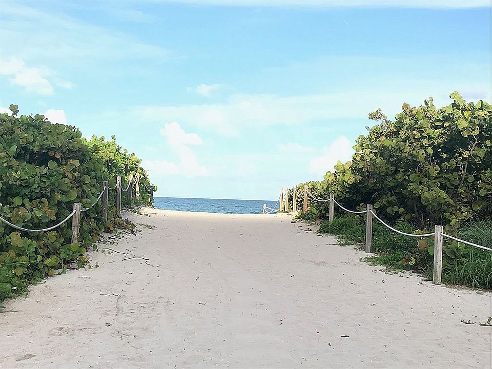 Entrance to beach
