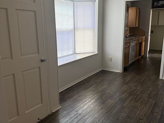 5th image of 5005 Longstreet Pl Unit 53