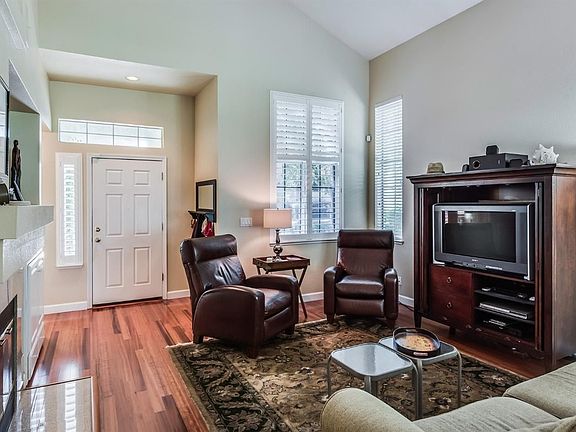 4th image of 9476 Lakewind Ln