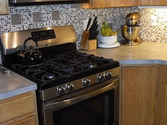 5th image of 5120 Montague Ln
