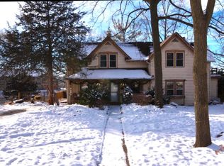 125 S Main St, Burlington, WI 53105