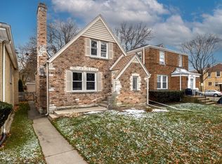 3053 W Sherwin Ave, Chicago, IL 60645