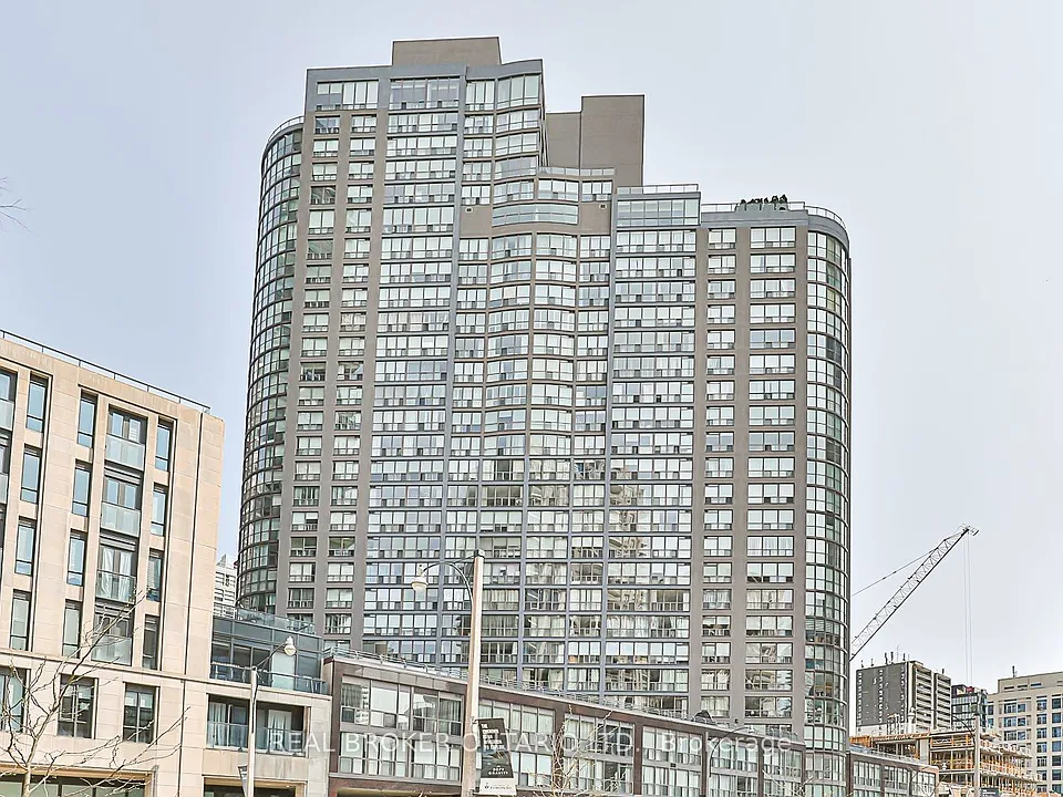 24 Wellesley St W #2107