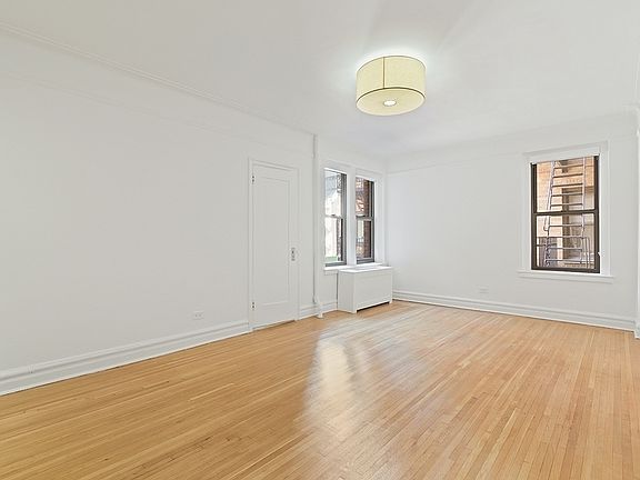 3rd image of 225 W 23rd St APT 1H