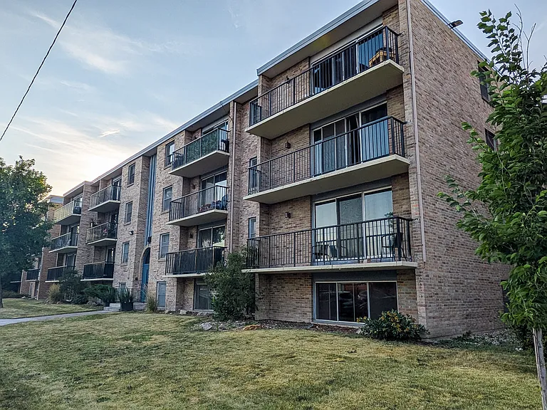 630 58th Ave SW #606 — Photo 8
