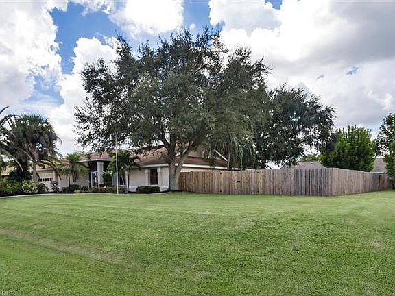 2nd image of 904 SE 21st Pl