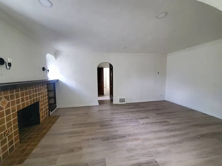 13407 Puritas Ave — Photo 5