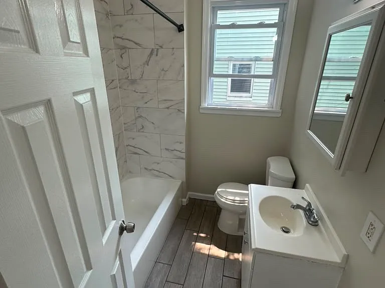 43 Underwood St #R2 — Photo 3