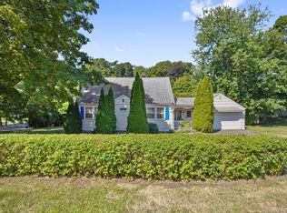 7 Fairview Ave, Trumbull, CT 06611