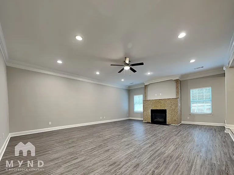216 Allegrini Dr — Photo 10