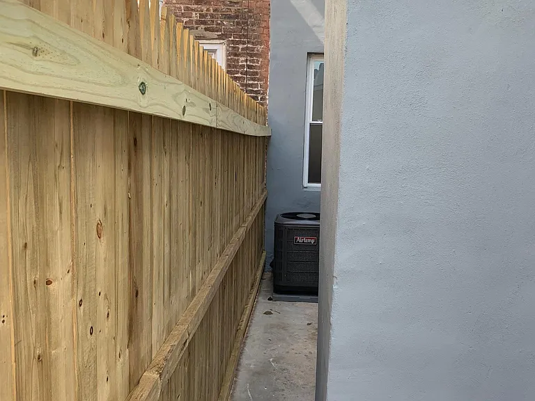 1828 E Hazzard St — Photo 8