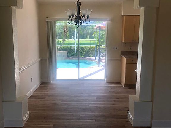 5th image of 532 SW 57th St