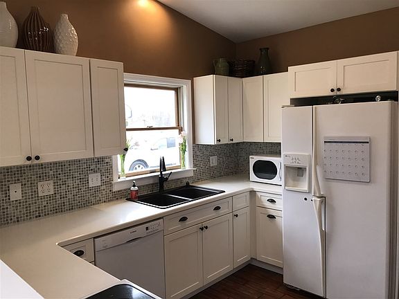 3rd image of 04940 Castleview Dr