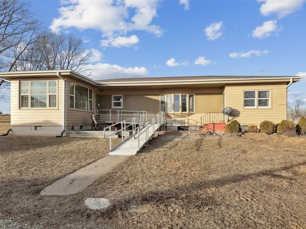 35785 H Ave, Earlham, IA 50072