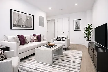 316 West 39th Street, #4W