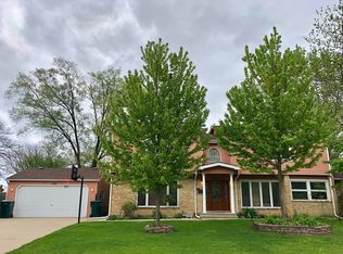 1035 Marshall Rd, Northbrook, IL 60062