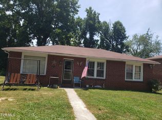 220 Chapel St, Weber City, VA 24290