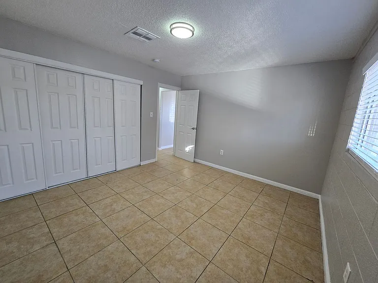 2539 N Carroll St — Photo 10