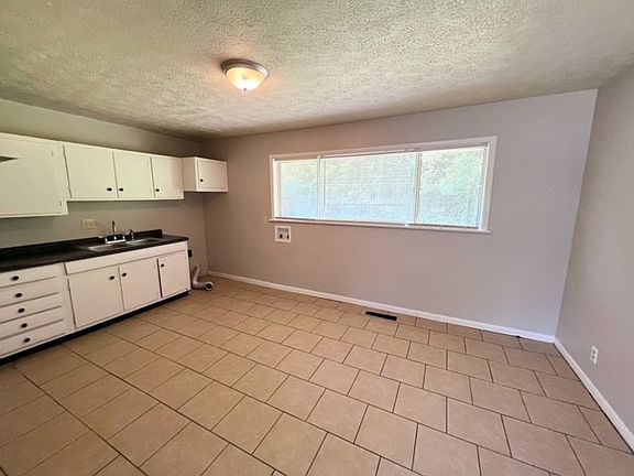 6049Kitchen_06222022