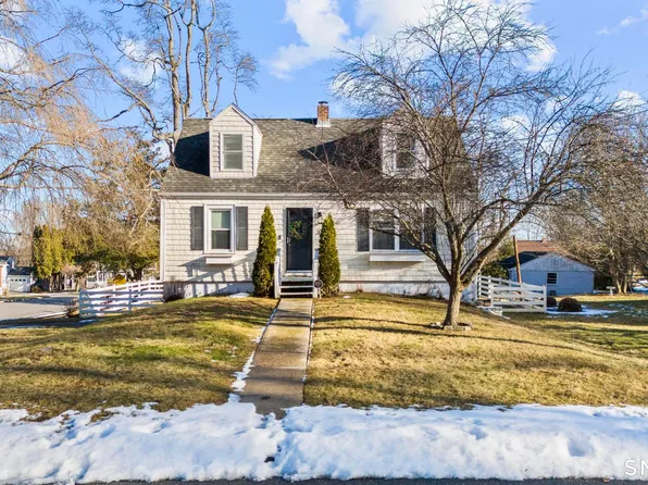 31 Flyers Drive, Norwich, CT 06360