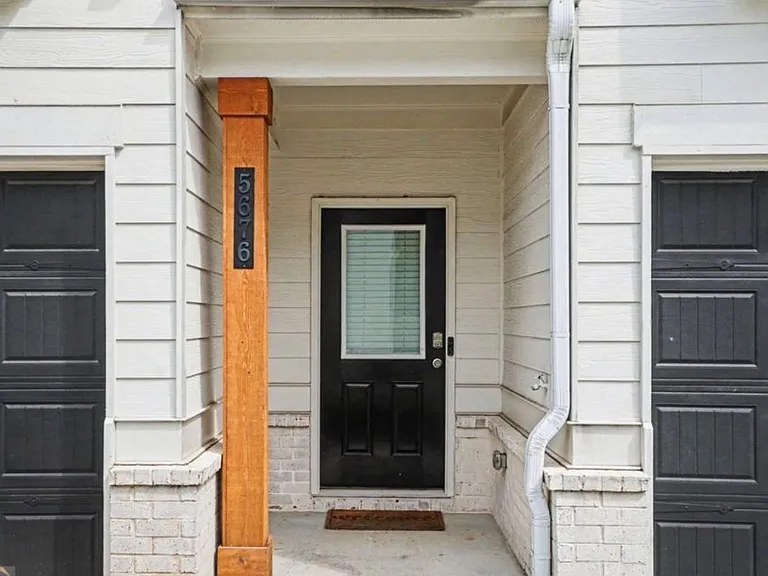 5676 Rockfern Dr — Photo 13