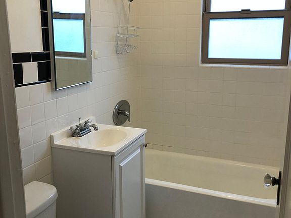 3rd image of 102 Argonne Ave APT 3
