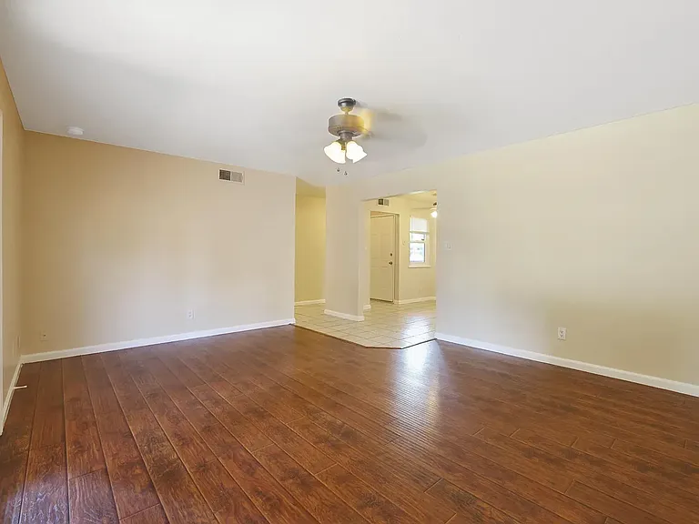 4335 W Tulare Ave — Photo 11