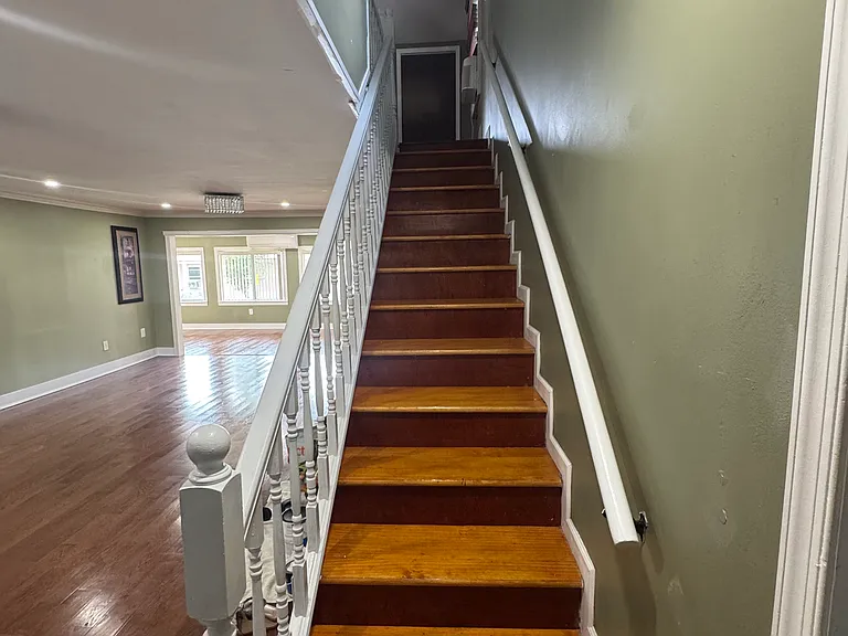 Walnut Ln — Photo 21