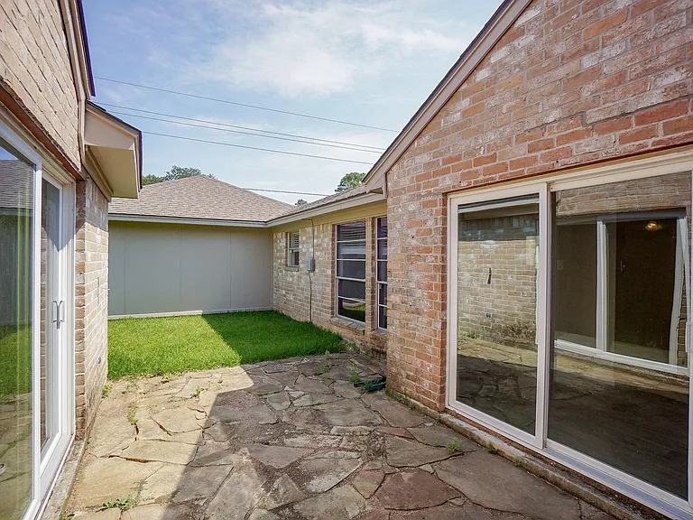 22418 Goldstone Dr — Photo 30