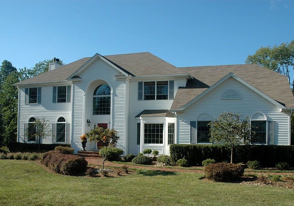 Neighborhood Colonial