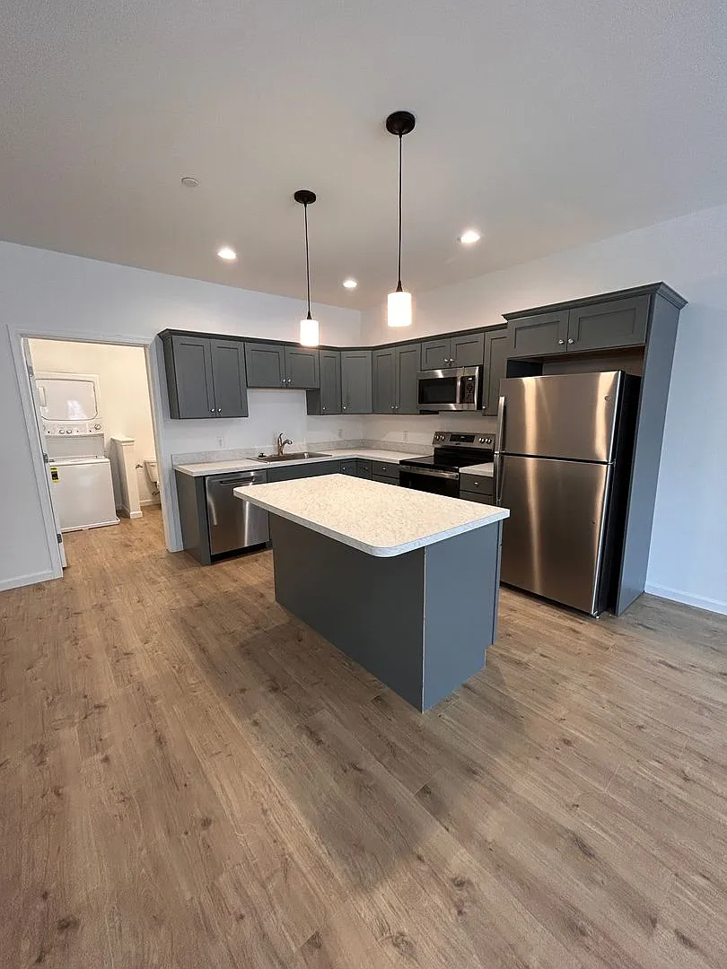 Denver Main Street-Residential — Photo 3