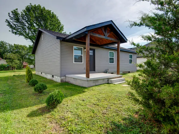 1329 W Chase Street, Springfield, MO 65803