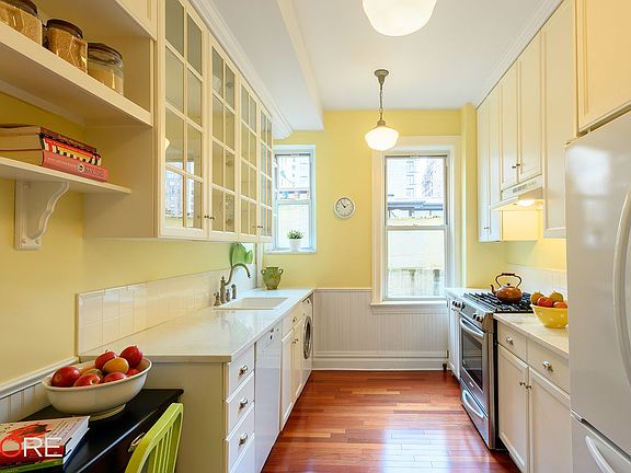 4th image of 59 W 71st St APT 6B