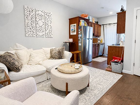2nd image of 347 E 8th St #2